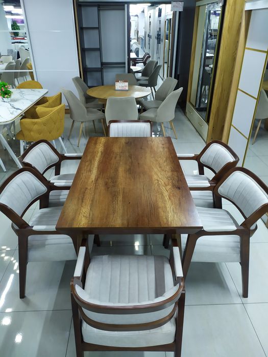 Стол и стулья от комфорт мебель