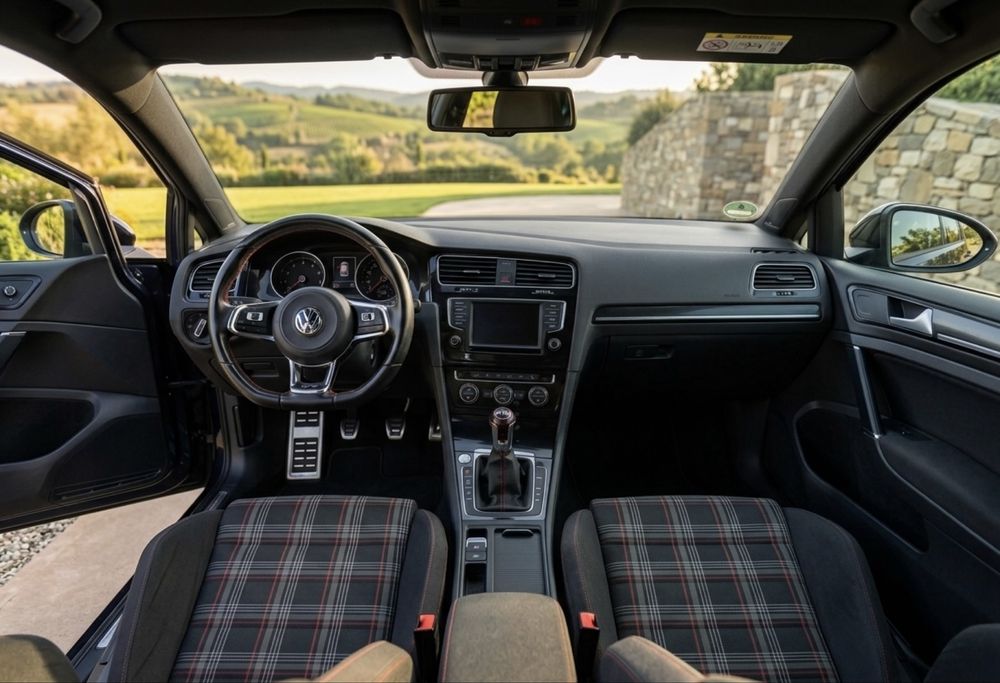 Golf 7 GTI 220 cai impecabila MANUAL