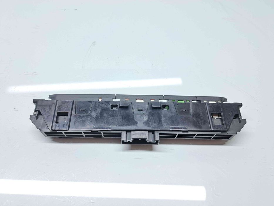 Butoane comenzi consola centrala Volkswagen Passat B8 Variant (3G5) [