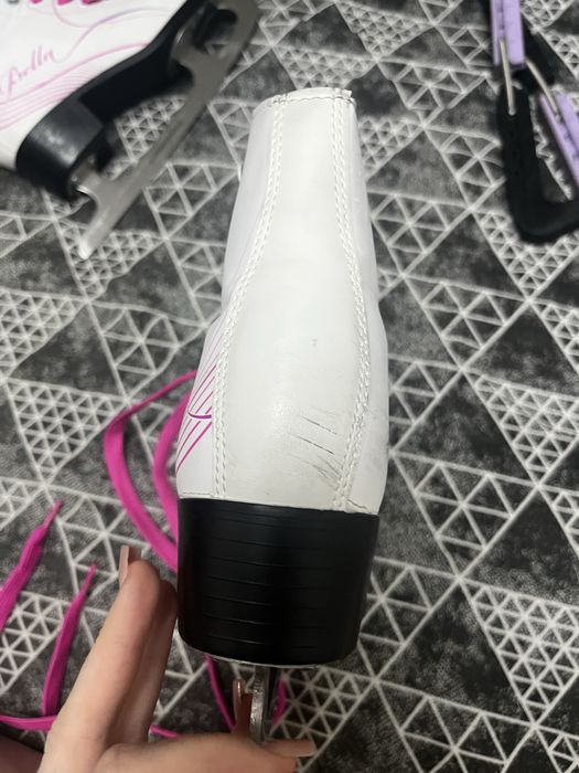 Коньки фигурные