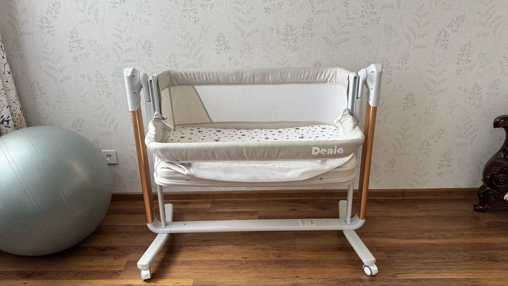 Продам детскую кроватку Denia