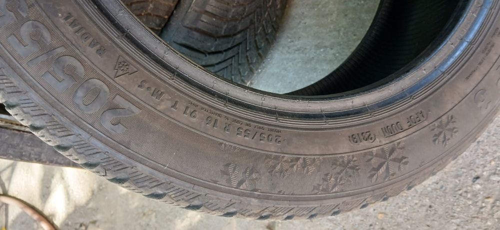 Vând 2 cauciucuri 205/55 R16 m+s dot 2023