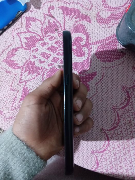 J2 core 8gb xotirasi aperativka 2gb ishlashi zòr