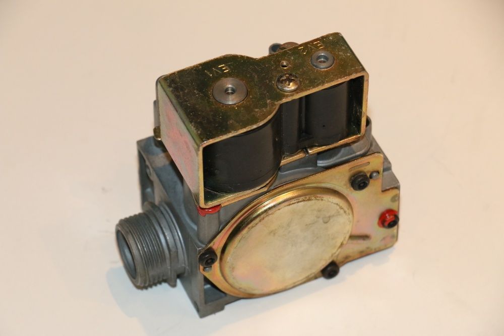 Vana de gaz Sigma 848 centrala in condensarea Ariston Clas sau Genus