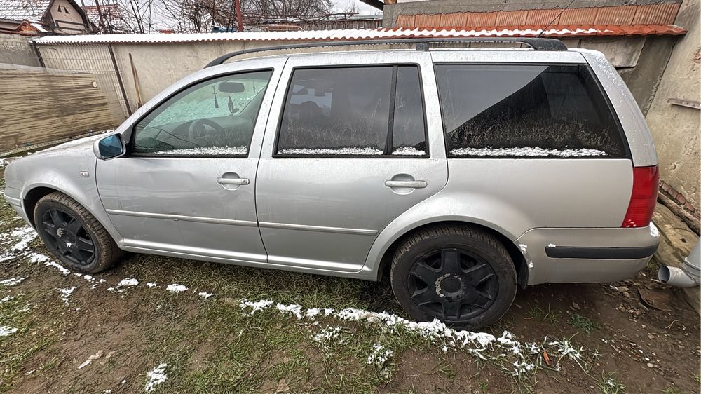 Vand Vw Bora 1.6 16v Benzina CUTIE DE VITEZE DEFECTA