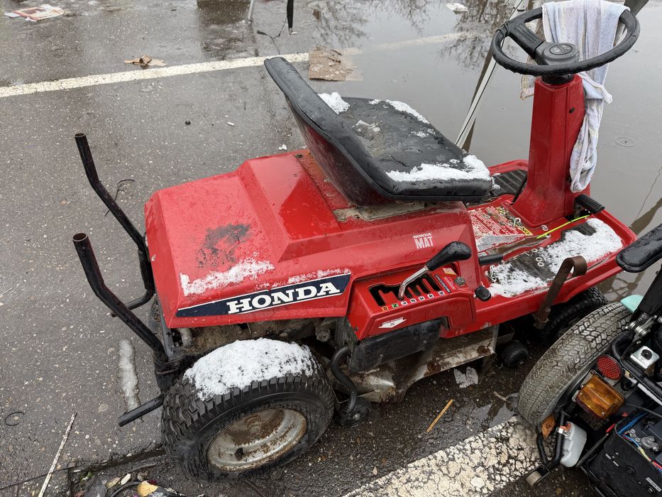 Vand tractoras de iarba honda