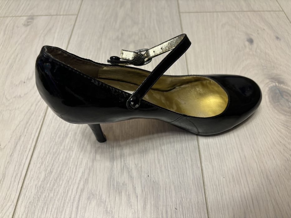 Pantofi toc lacuiti Steve Madden marimea 38