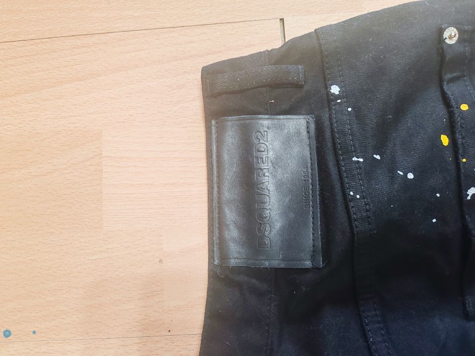 Vând blugi DsQuared2