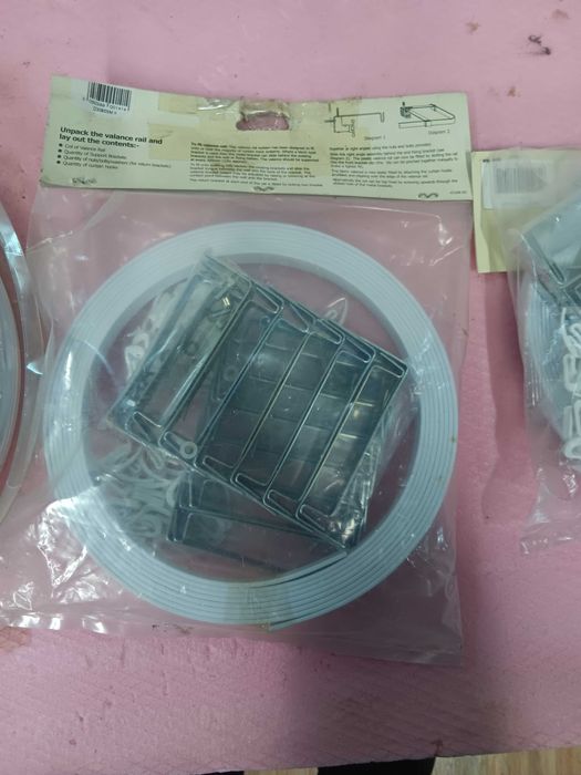 Гъвкави корнизи за баня и стая