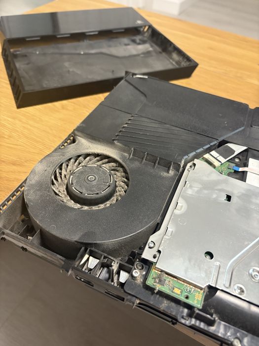 Сервиз за профилактика/ремонт/обслужване на PlayStation 4