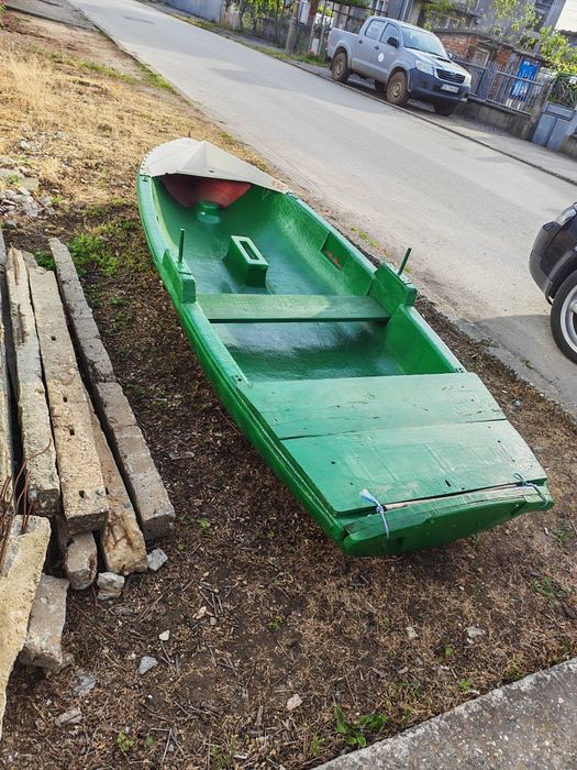 Едноместа лодка с двойно дъно