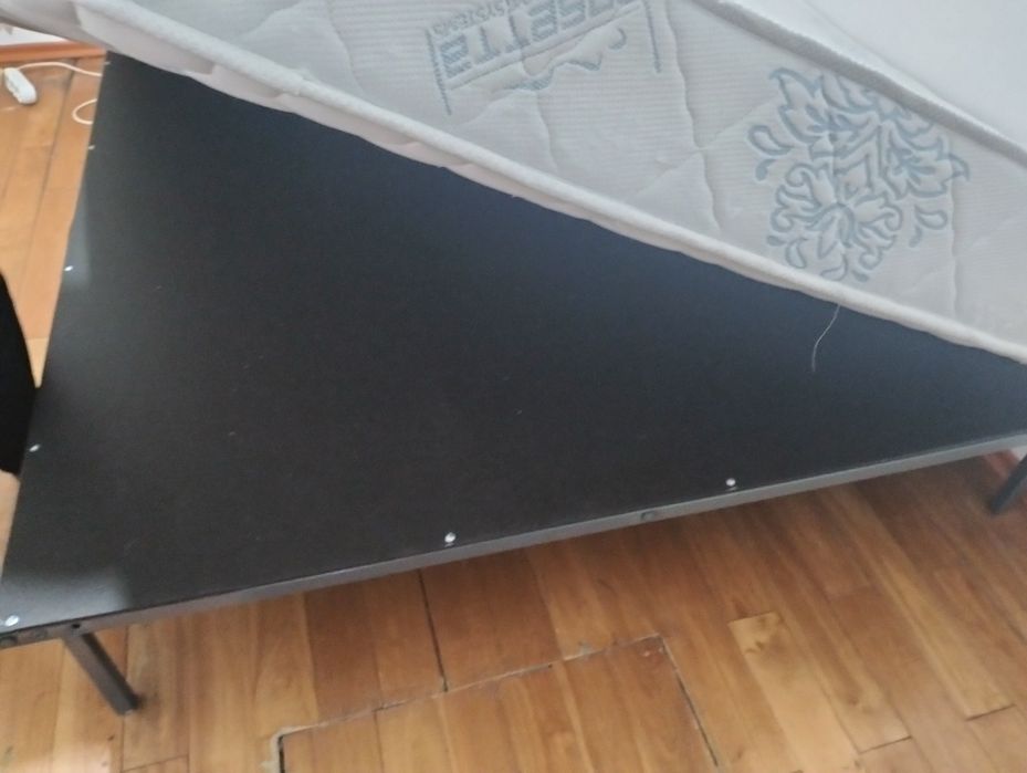 Кровать двуспальная