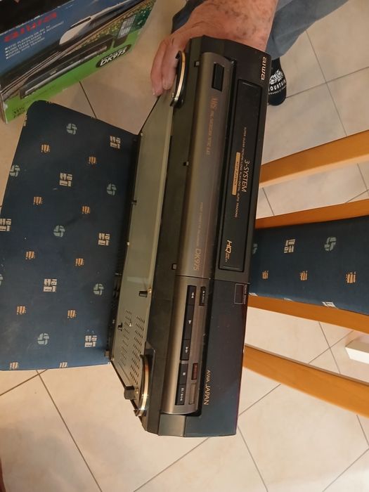 Видео плеър "Aiwa" с дистанционно