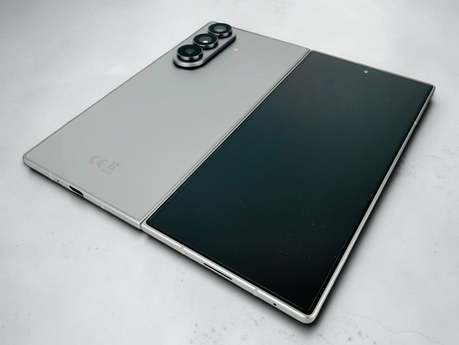 Samsung Galaxy Z Fold 7 5G 256GB 12RAM Silver Shadow 75 ЗАРЯДА! Гаранция!