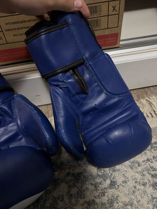 Боксерские перчатки