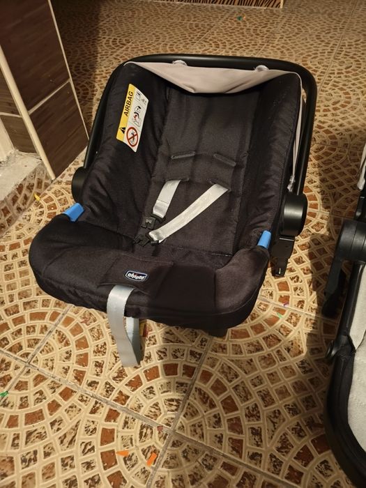 Cărucior Chicco 3 în 1 - Sistem Complet (Landou, Parte Sport, Scoică)