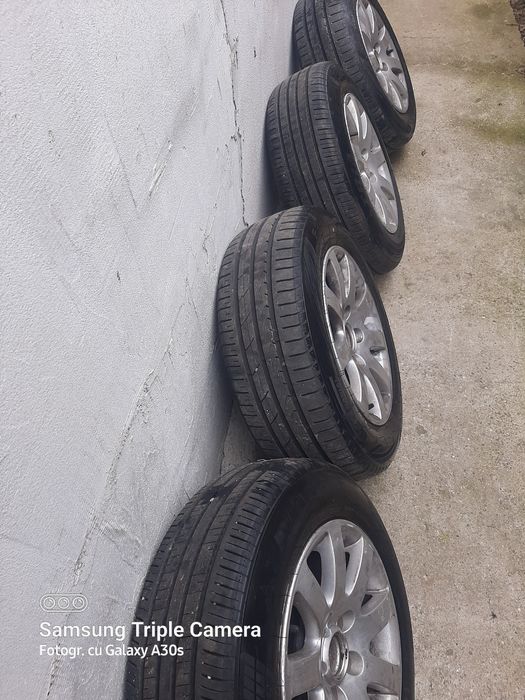 Se vinde  cauciucuri noi cu genti