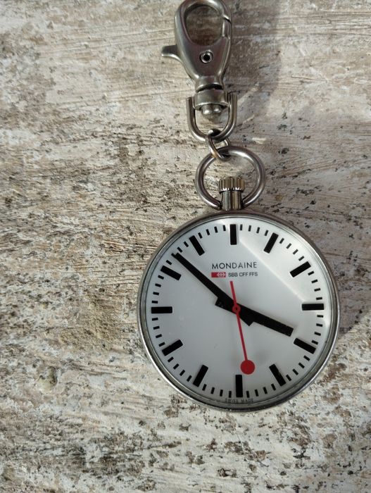 Швейцарски часовник Mondaine