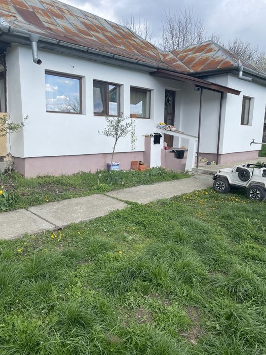 Vand casa , teren 3400 m , 9 km distanta de Dragasani
