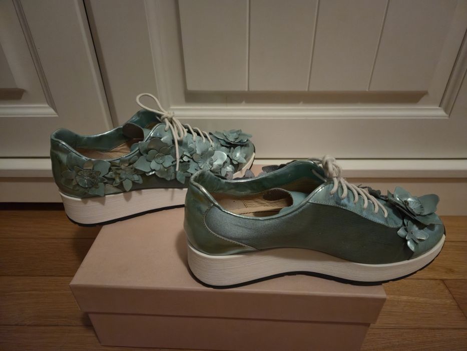 Pantofi Musette cu aplicații florale, 36-37, piele