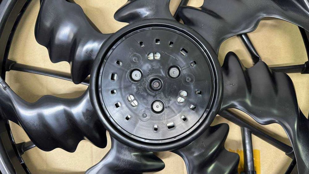 Диффузор радиатора в сборе Santa Fe 2024 MX5