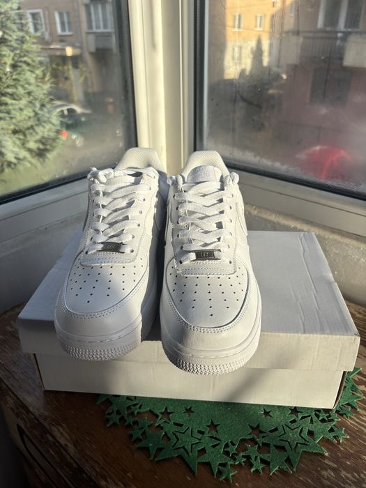 Nike Air Force 1 Triple White