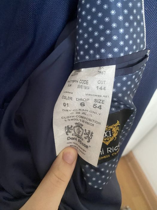 Продам брючный костюм 15.000