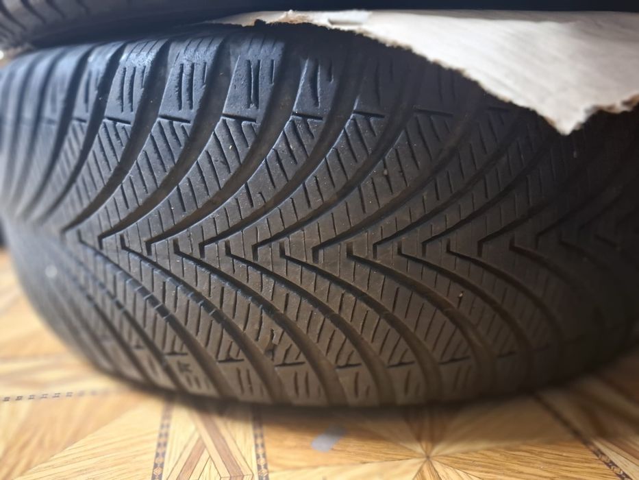 Set 4 anvelope Mixte all seson 225 45 18 michelin  dot 2021