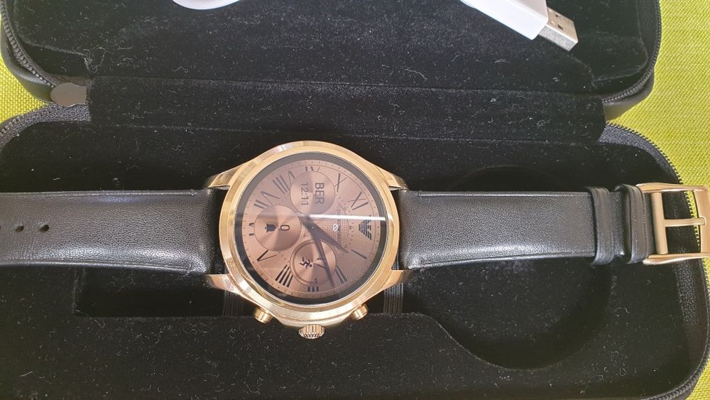 Emporio Armani smart watch ОРИГИНАЛ! топ състояние -350лв