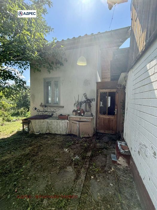 Къща в Ловеч, област-гр.Априлци площ 108 цена 85000