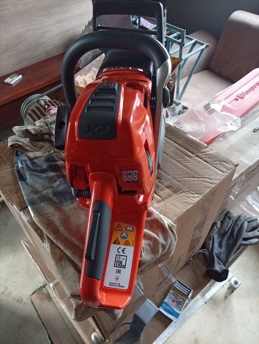 Хускварна 562хр ( чисто нова)