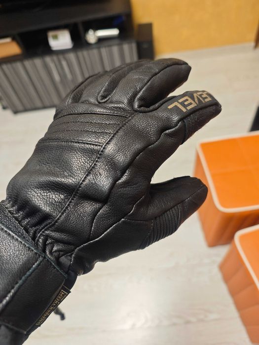 Ски ръкавици, Брутални Яки Level Rexford