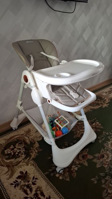 Детский стульчик для кормления
