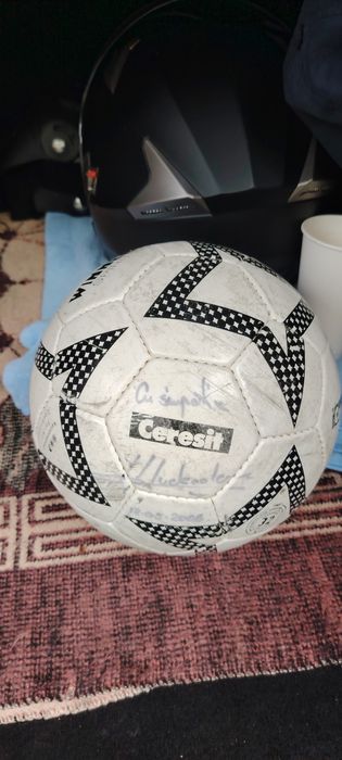 Minge de fotbal semnata de Helmut Duckadam