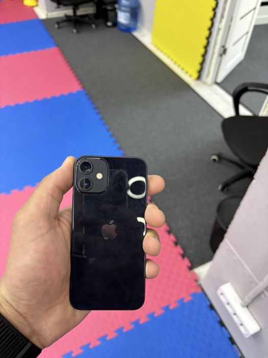 Iphone 12 mini.             128 gb.