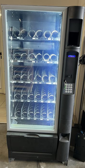 Хладилен вендинг автомат Zanussi Snakky
