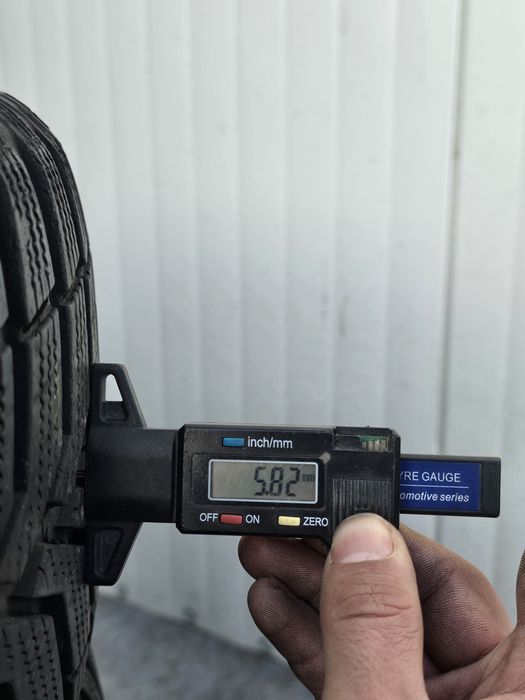 4 Броя 205/55/16 Vredestein 2x5,8mm 2x5,6mm