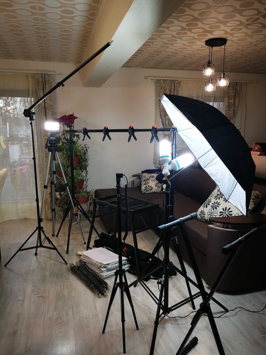 Kit sustinere fundal + lumini, ideal cabina foto sau sedinte foto