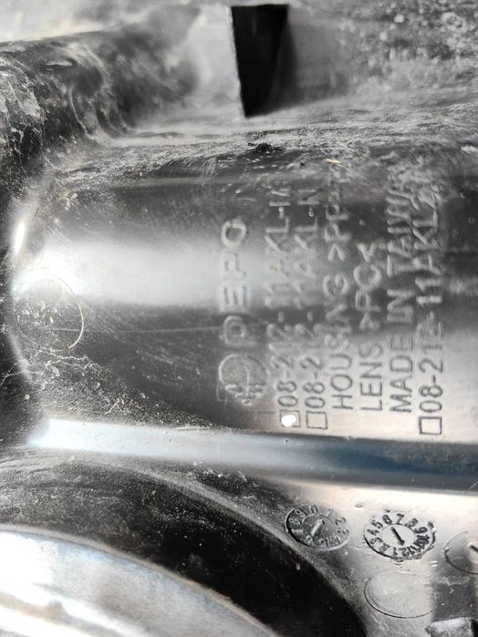 Фар Тойота Toyota Hilux