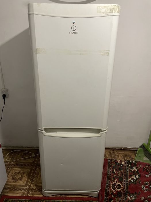 Продам два холодильника