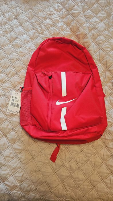 Nou rucsac Nike rosu