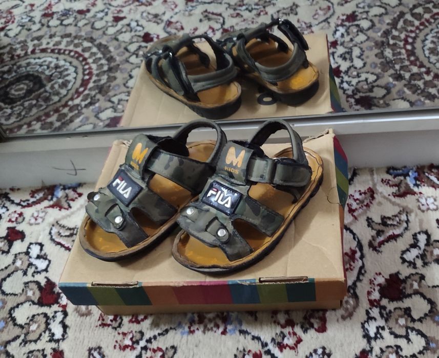 Продаются босоножки