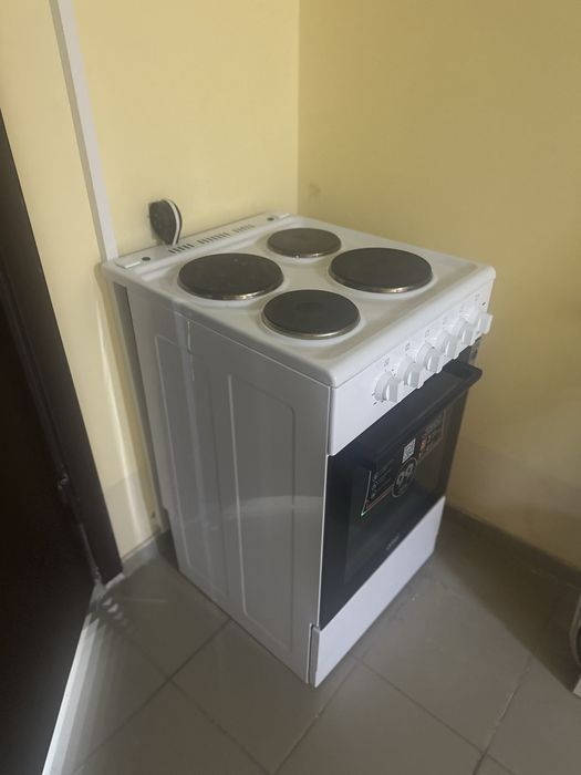 Продам электрическую плиту