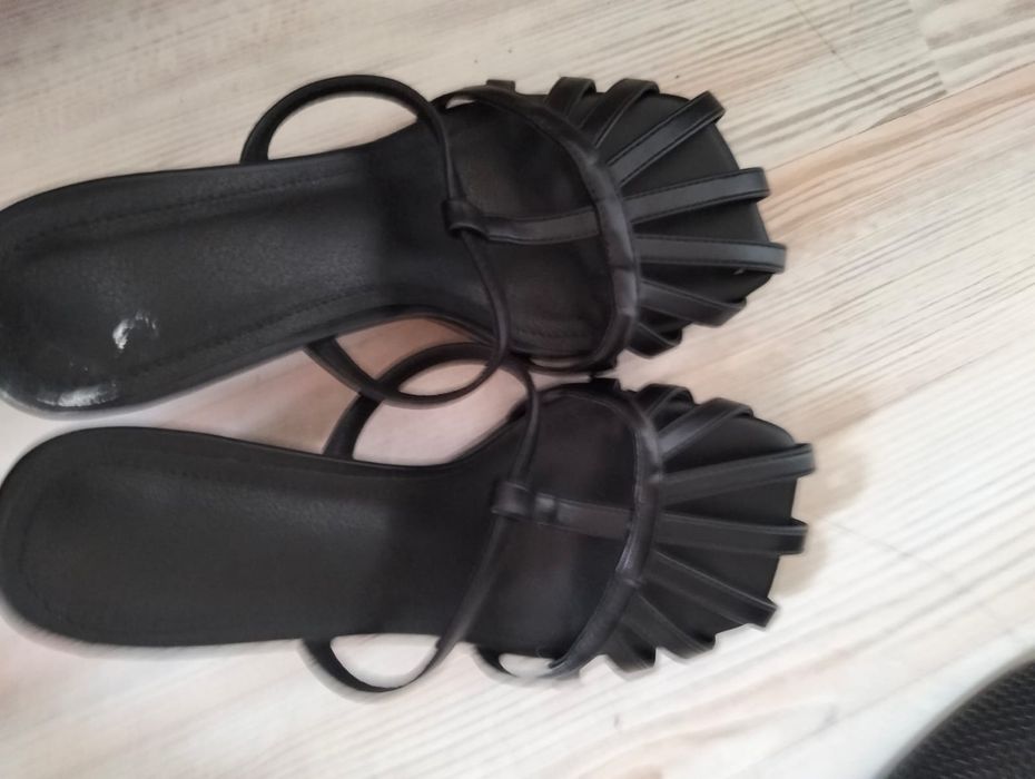 Босоножки женские