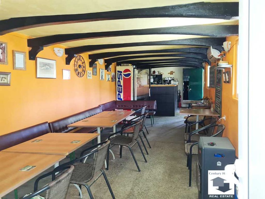 145296 Търговски обект на главната улица в с. Полски Сеновец