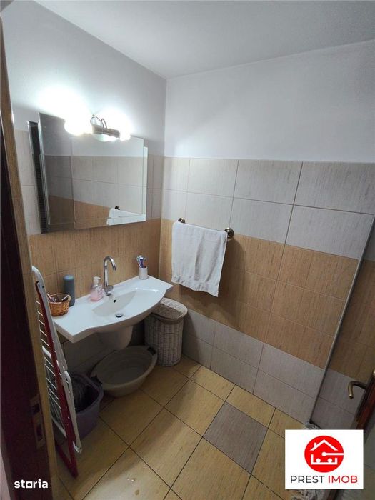 Apartament si spatiu comercial de vanzare