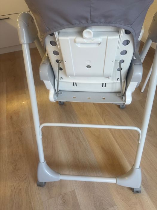 Срочно продаю детский стул