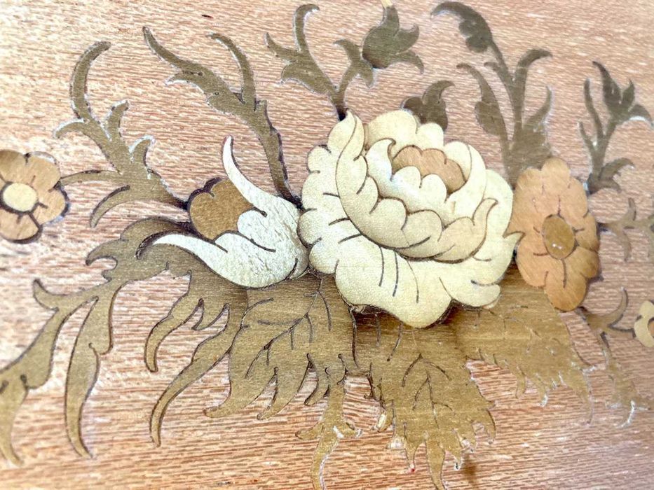 Винтажная музыкальная шкатулка из дерева с инкрустацией, Италия/Япония