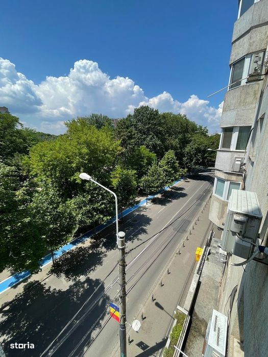 Capitol spitalul mare ,ultra central ,stradal decomandat!