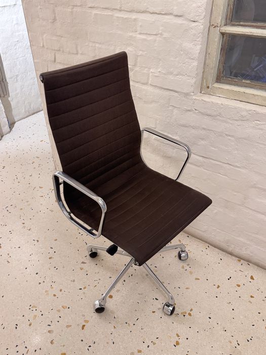 EAMES EA119 High Backrest